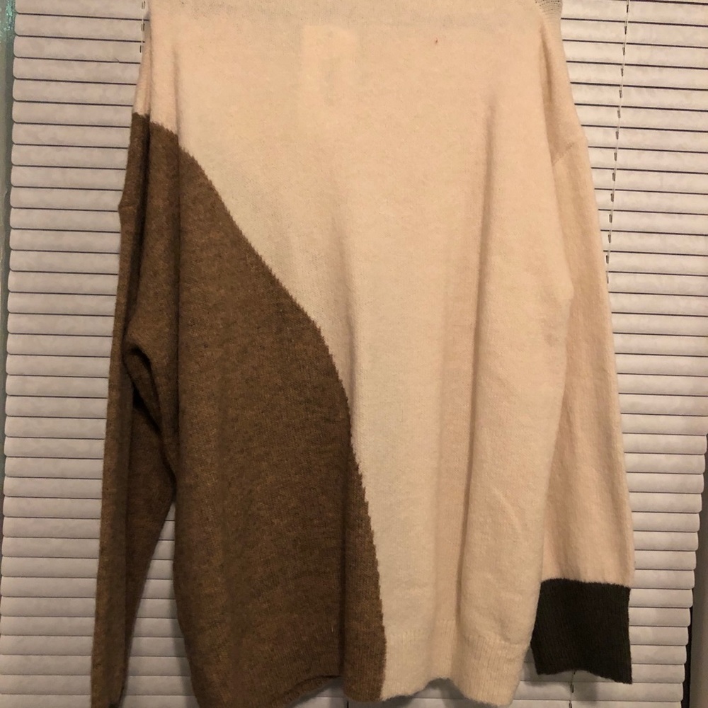 Colorblock Sweater Large - Picture 2 of 3